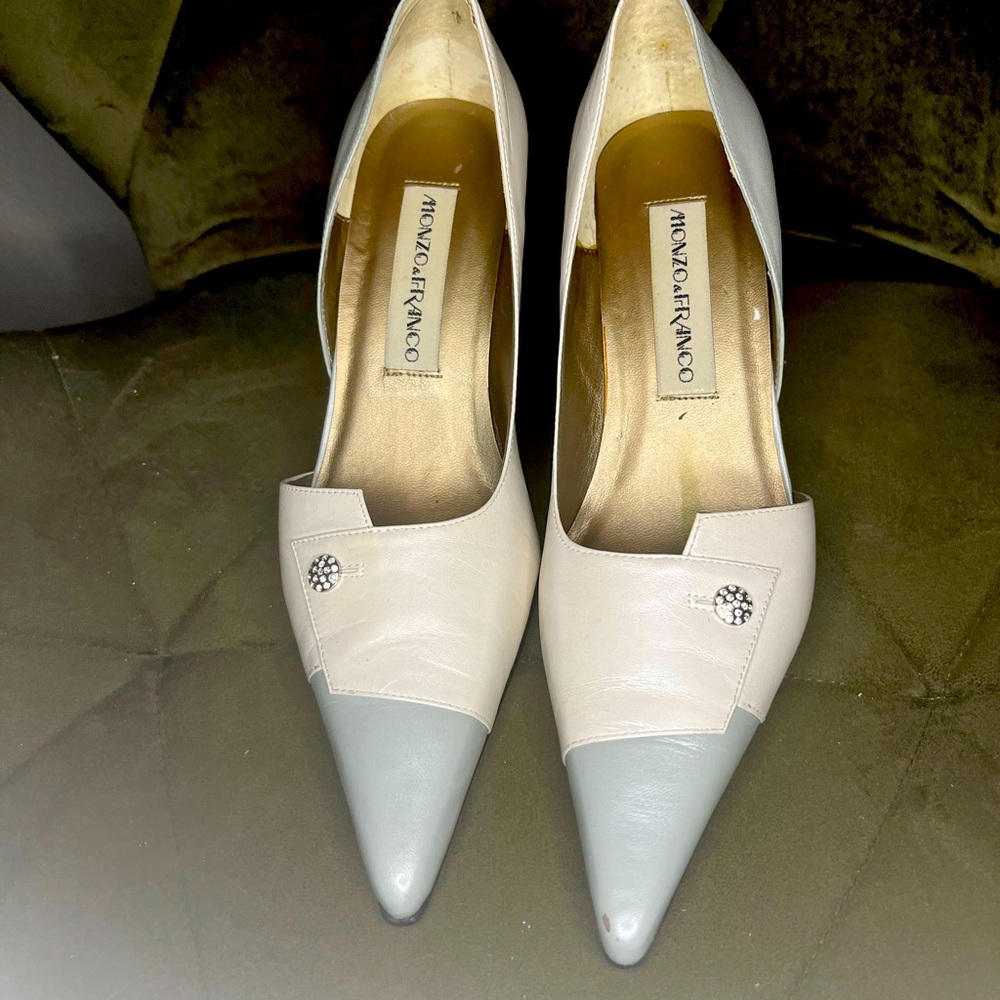 Monzo & Franco pump, two tone, Pearl and silver with Rhinestone button.